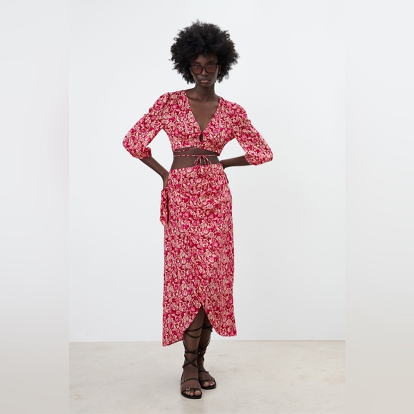 Women’s Zara Tie Front Floral Print‎ Crop Top Red  Size M Medium Boho - Picture 1 of 5